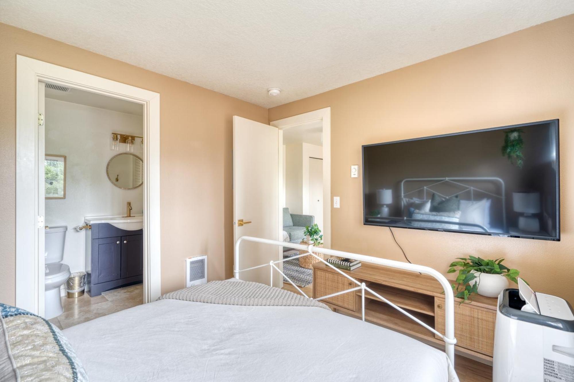 Collection - Adorable Bright 1 Bed Near Ohsu